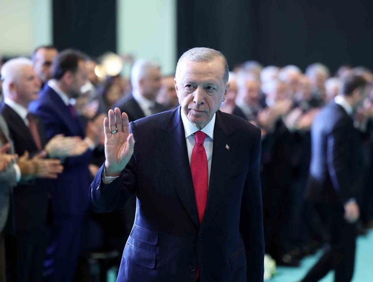 Cumhurbaşkanı Erdoğan: &quot;Milli gelirin 2024 sonunda 1 trilyon 331 milyar dolara, kişi başına gelirin 15 bin 551 dolara yükselmesini bekliyoruz&quot;